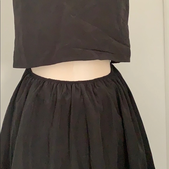 Black Dress With Lace Detailing and Back Cutout - Picture 4 of 5